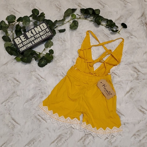 12 months romper with lace - Picture 2 of 3